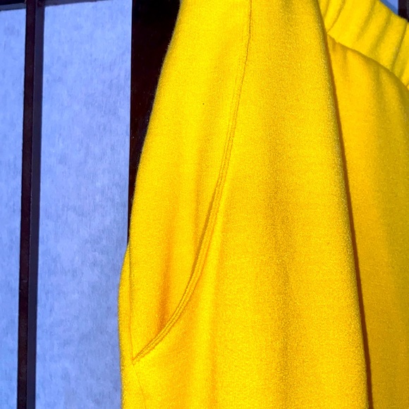 ❤️SOLD❤️Yellow jogging set - Picture 7 of 8